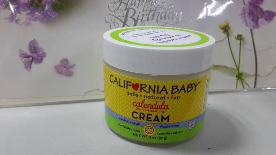 宝宝7个月，脸部干燥，擦什么面霜好？什么油能防止宝宝皮肤干燥