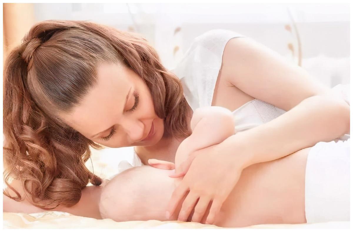 宝宝三个月大，突然间不吃母乳了，这是怎么回事呢？(宝宝为什么不爱吃母乳)